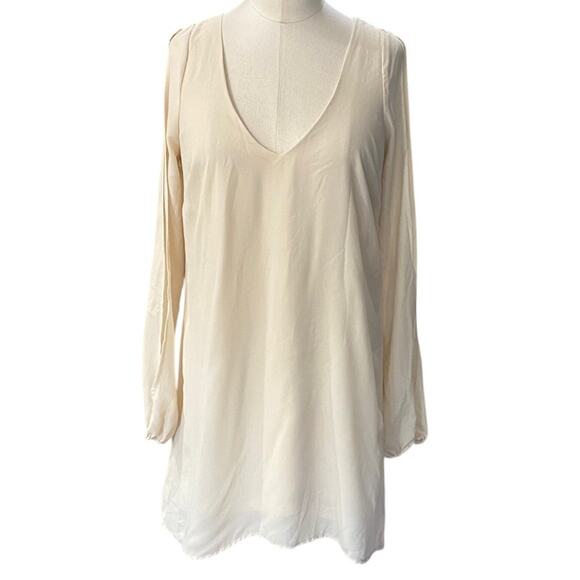 Tobi Breezy B Mini Dress Split Sleeve V
Neck Size Small New Tags Ivory Cream - Picture 9 of 9